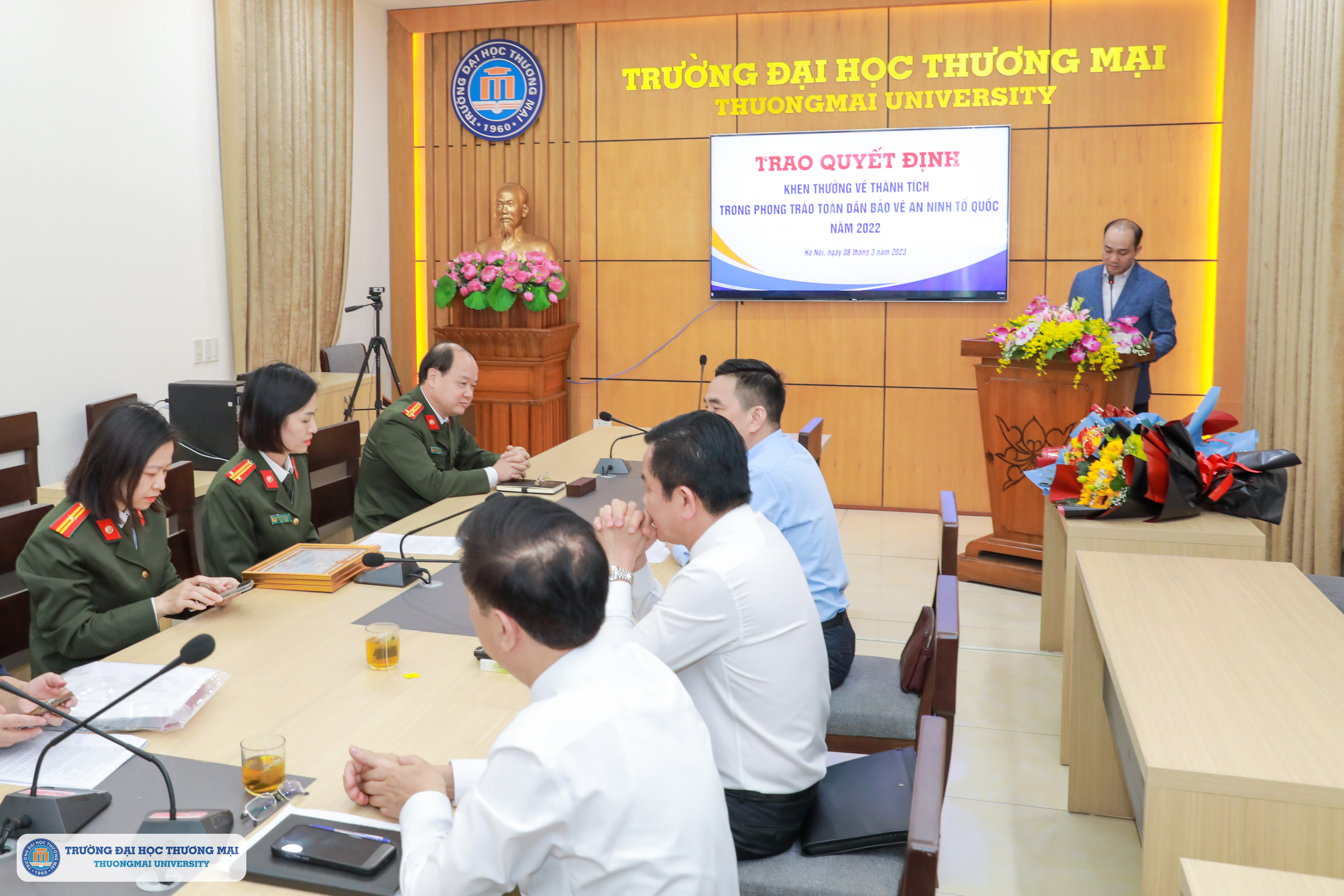 Trao quyết định khen thưởng về thành tích trong phong trào toàn dân bảo vệ an ninh Tổ quốc năm 2022