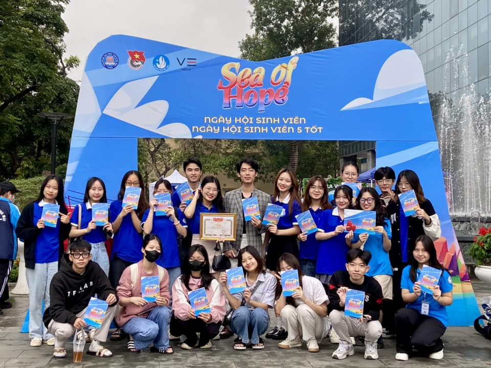 SEA OF HOPE 2024 CÙNG SINH VIÊN KHOA HTTT KINH TẾ VÀ TMĐT