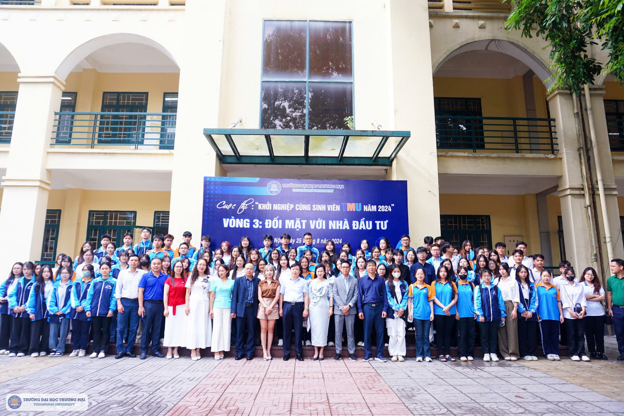 Vòng 3 - Đối mặt với nhà đầu tư trong khuôn khổ cuộc thi "Khởi nghiệp cùng sinh viên TMU năm 2024" đã diễn ra sôi nổi và lựa chọn được 08 đội thi vào vòng Chung kết