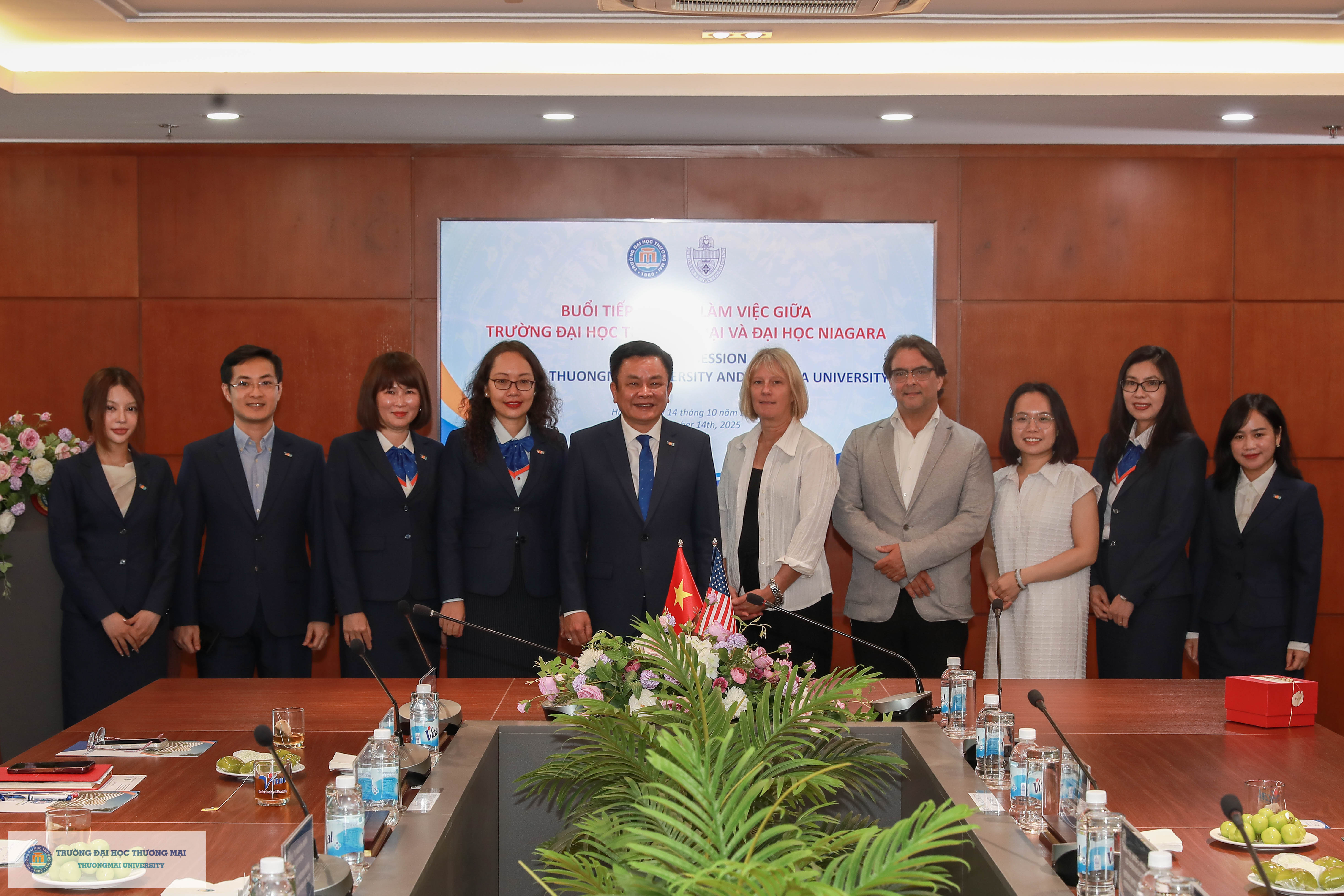 Buổi làm việc giữa Trường Đại học Thương mại và Đại học Niagara (Hoa Kỳ)