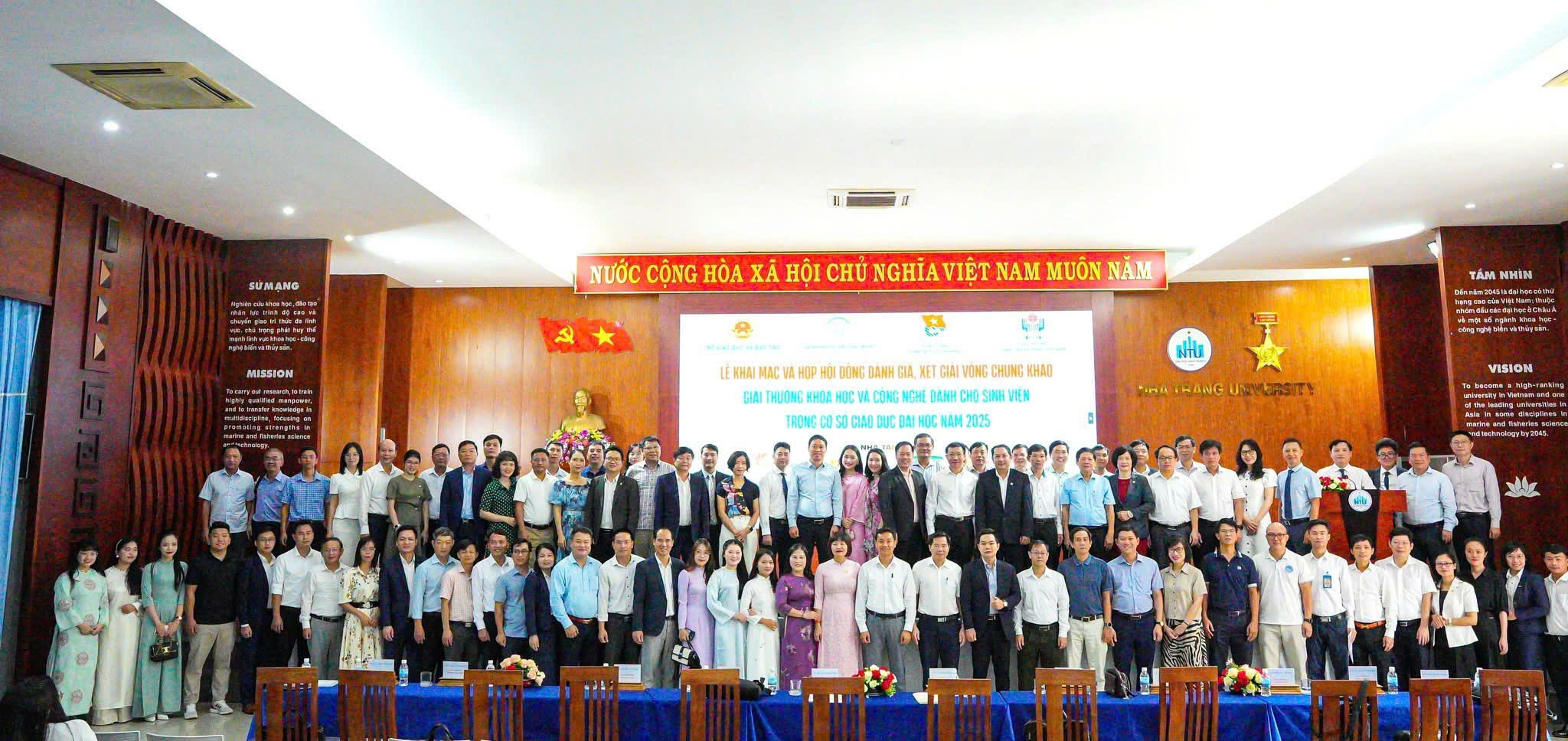 Sinh viên Trường Đại học Thương mại đạt thành tích cao tại Giải thưởng Khoa học và Công nghệ dành cho sinh viên trong các cơ sở giáo dục đại học năm 2025
